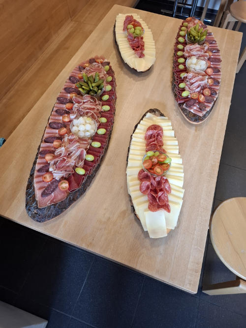 Fleisch- und Käseplatten